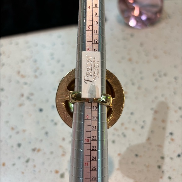 Round Circle Chevron Pattern Statement‎ Ring - Picture 6 of 7